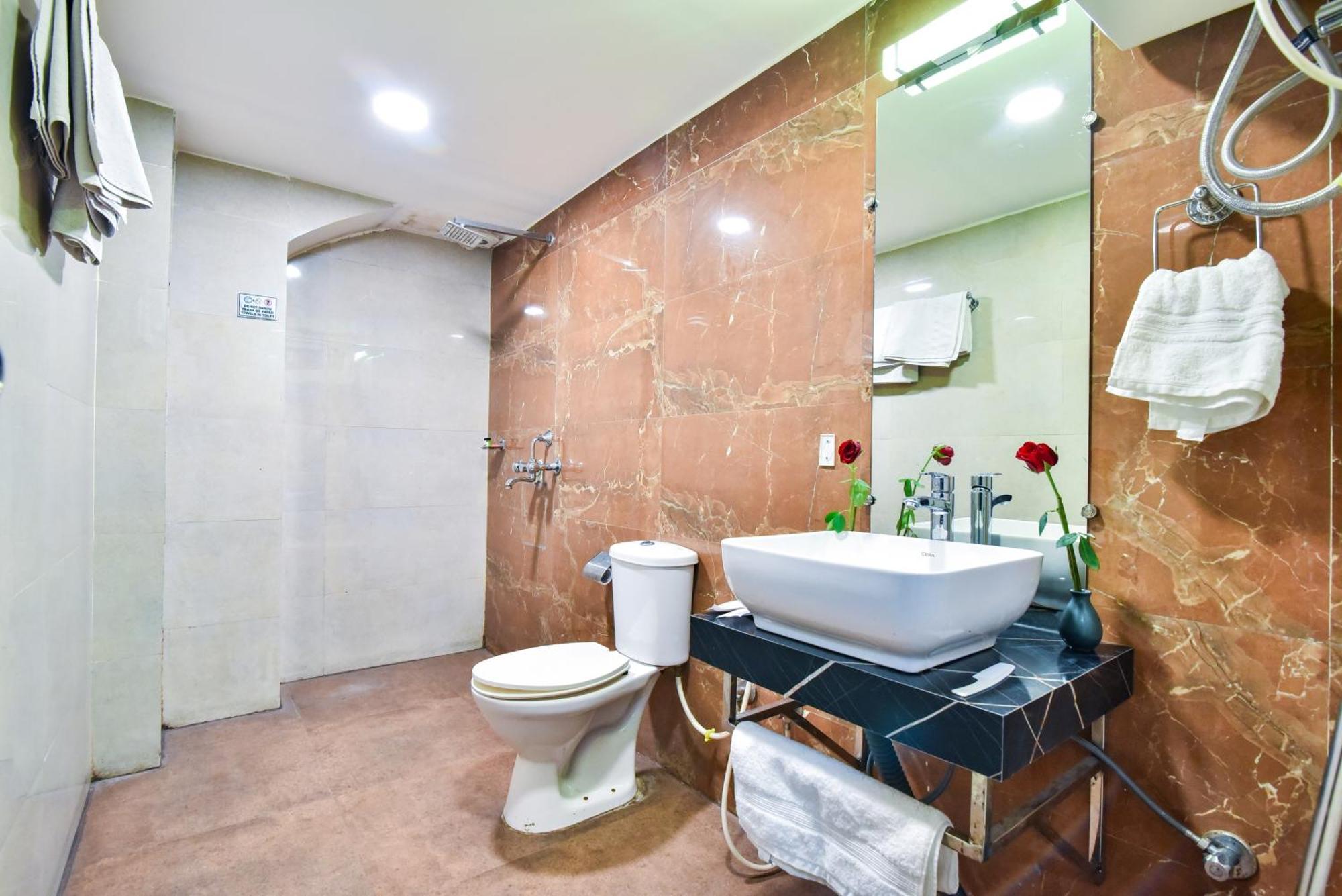 Hotel Pinaz Royale Amritsar Zewnętrze zdjęcie